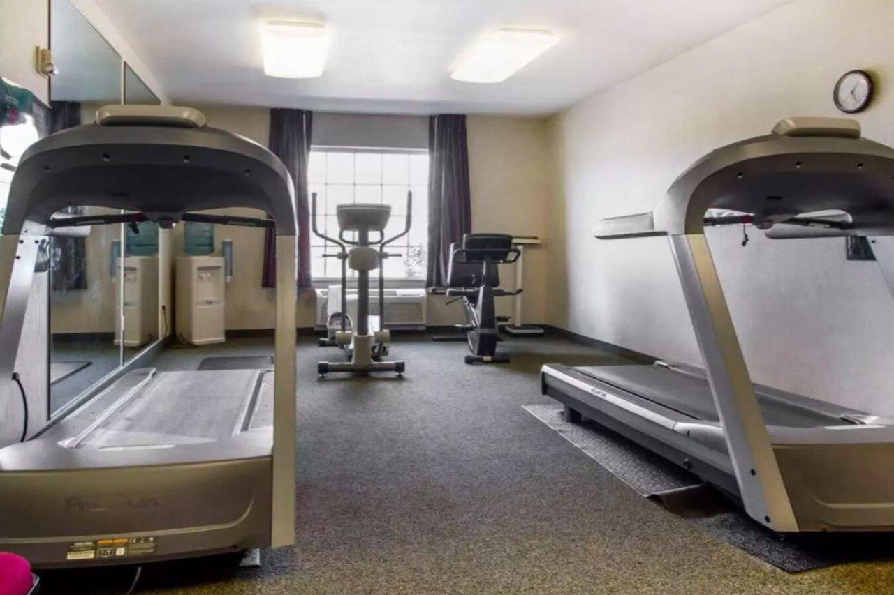 Comfort Inn & Suites Madison North Deforest Buitenkant foto