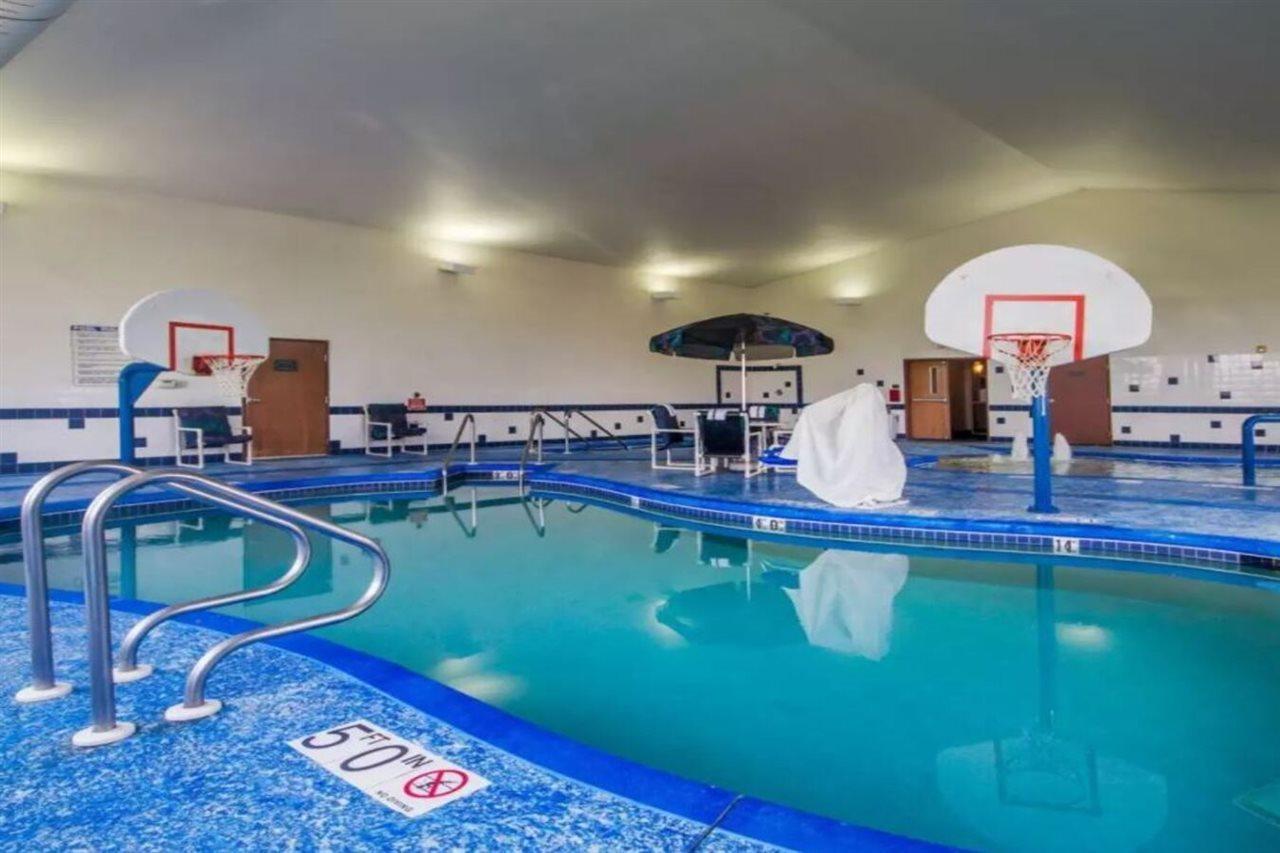 Comfort Inn & Suites Madison North Deforest Buitenkant foto