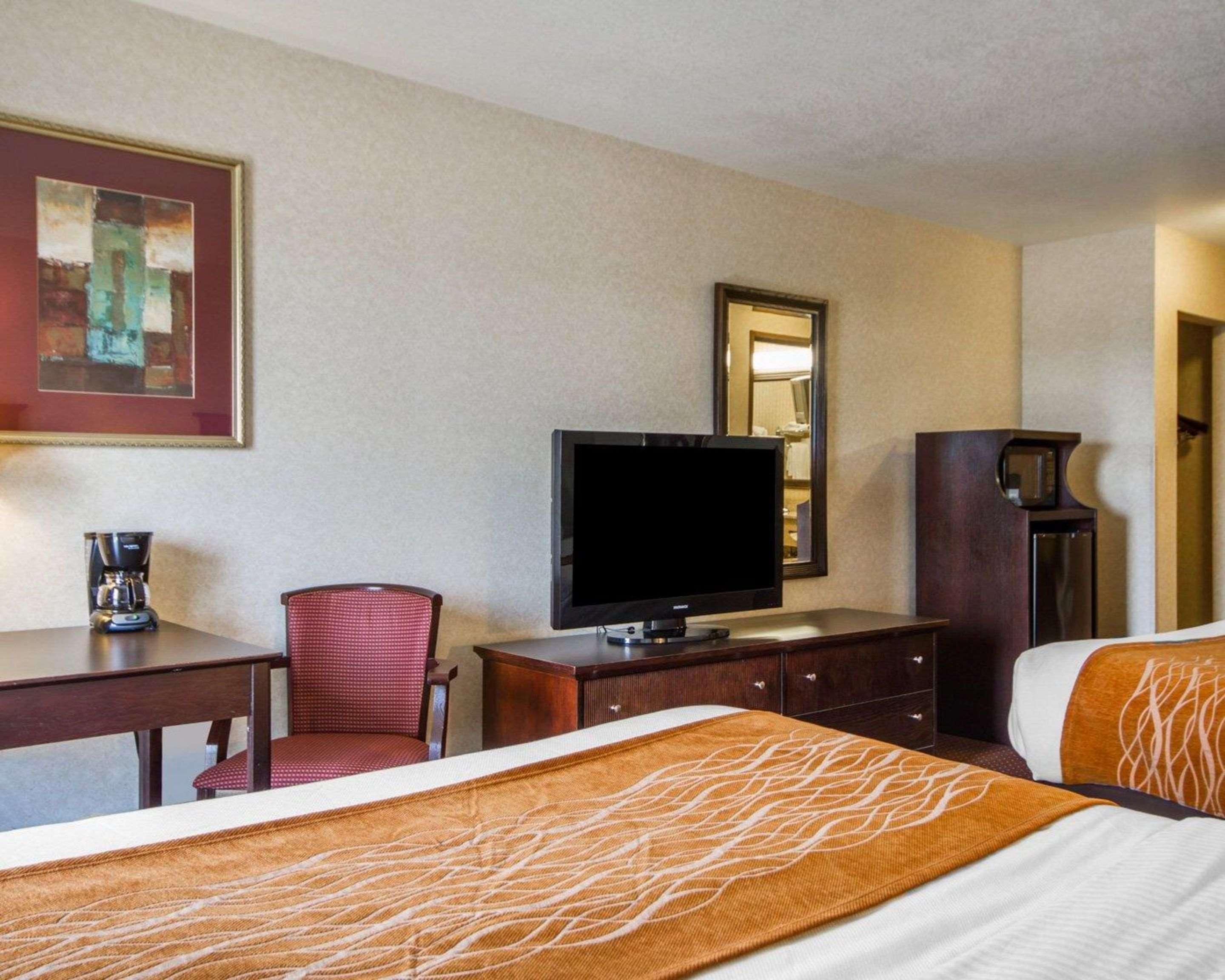 Comfort Inn & Suites Madison North Deforest Buitenkant foto