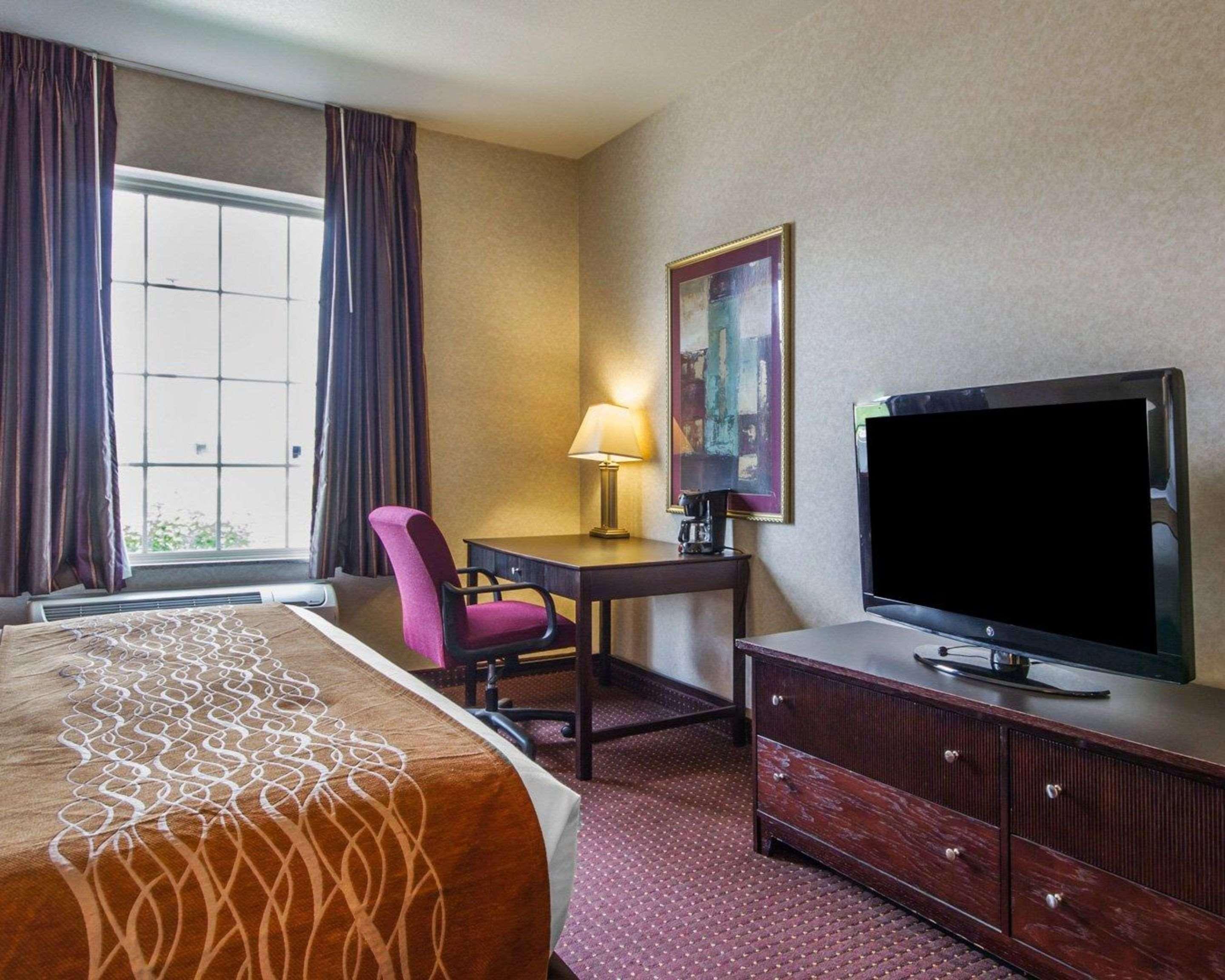 Comfort Inn & Suites Madison North Deforest Buitenkant foto