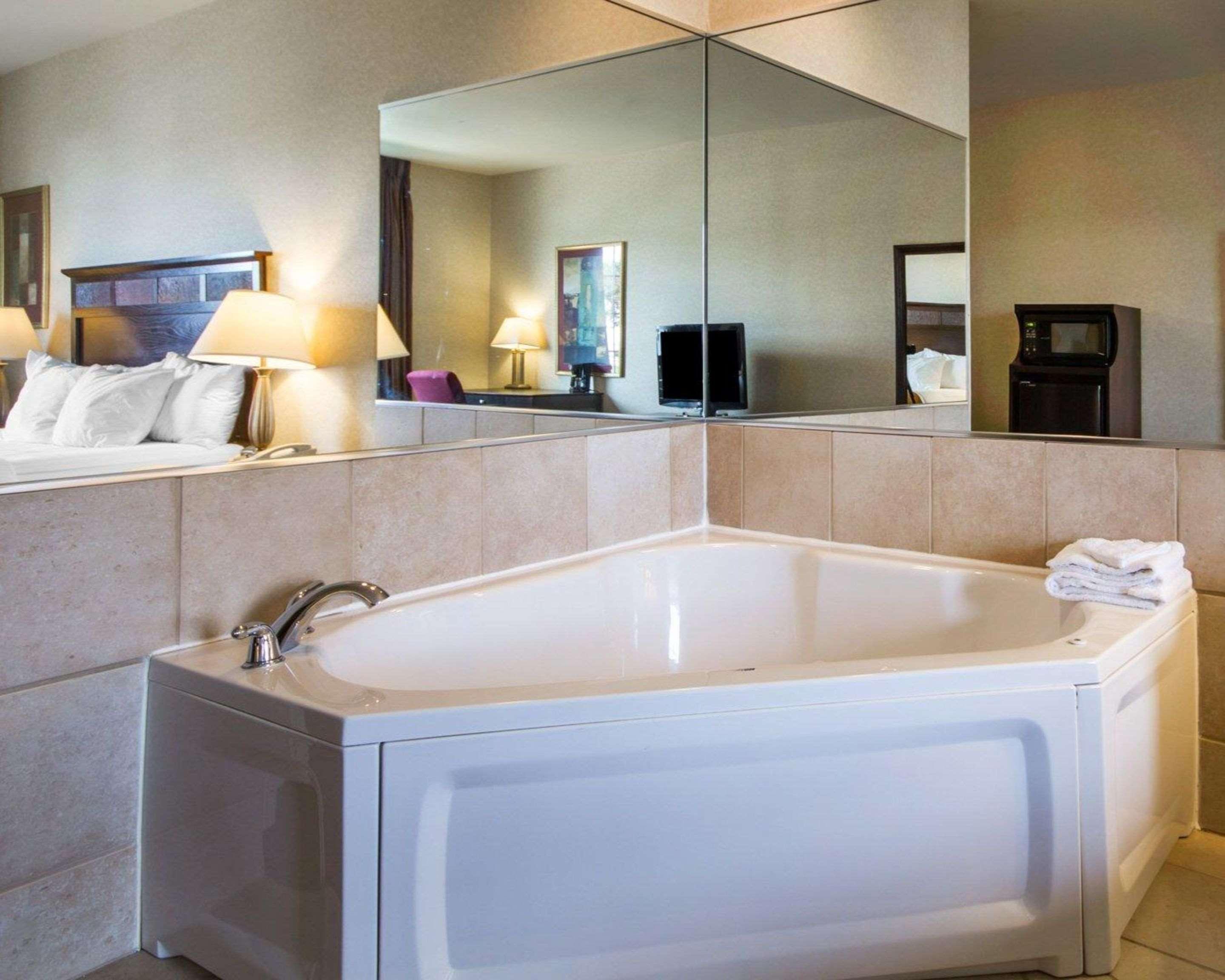 Comfort Inn & Suites Madison North Deforest Buitenkant foto