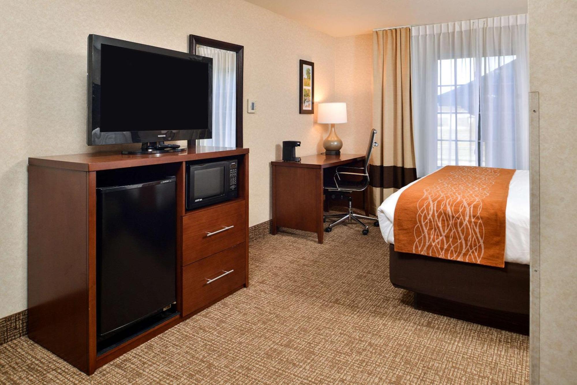 Comfort Inn & Suites Madison North Deforest Buitenkant foto