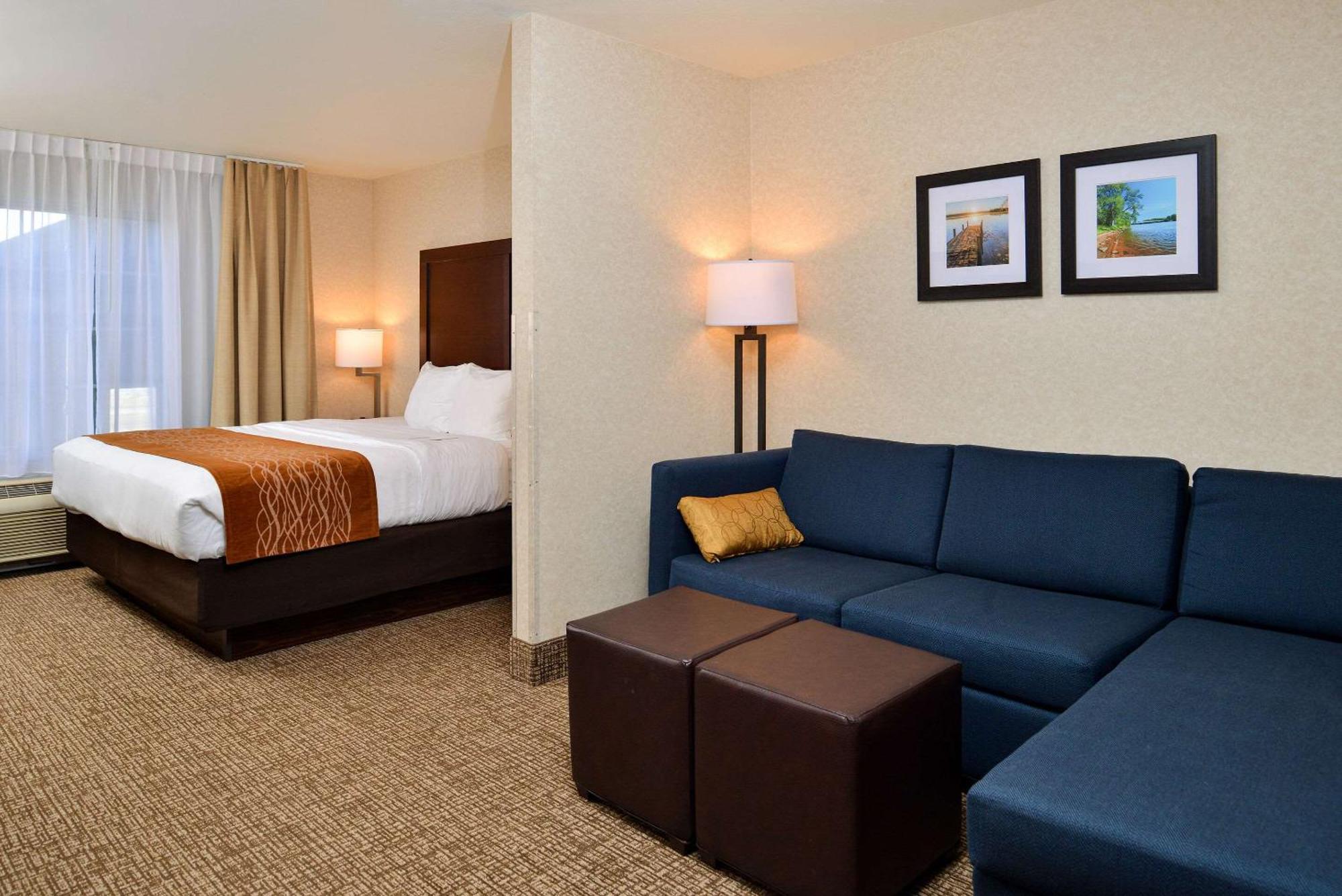 Comfort Inn & Suites Madison North Deforest Buitenkant foto