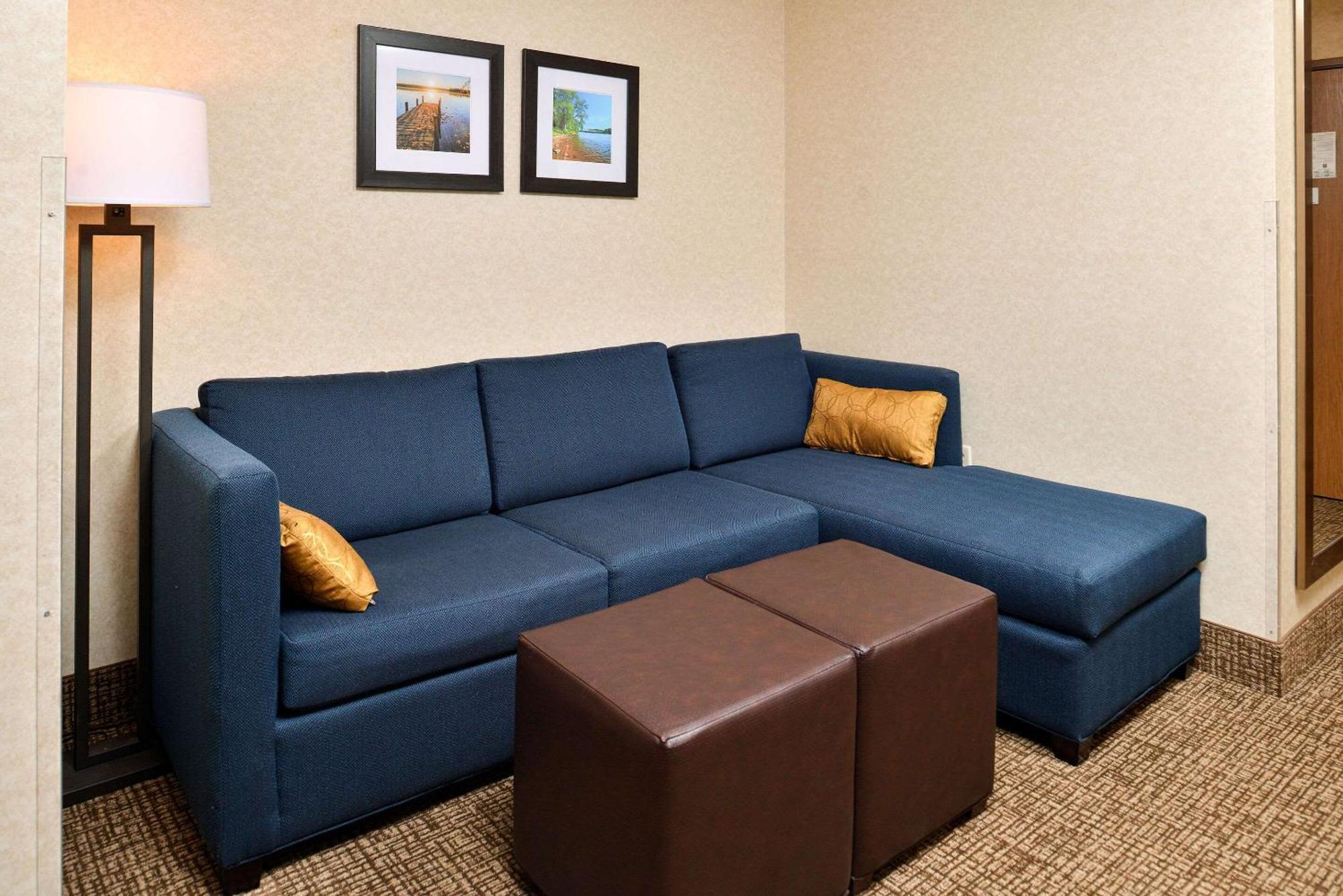 Comfort Inn & Suites Madison North Deforest Buitenkant foto