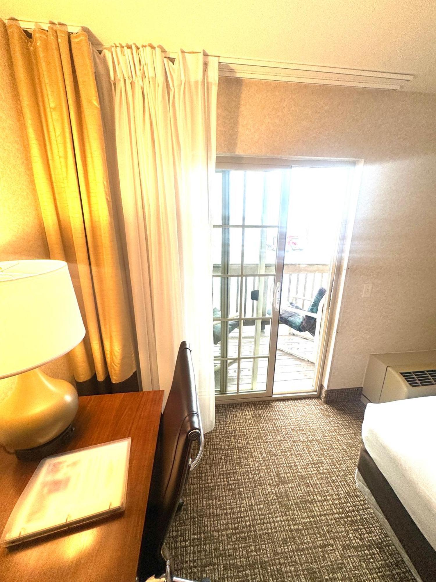Comfort Inn & Suites Madison North Deforest Buitenkant foto