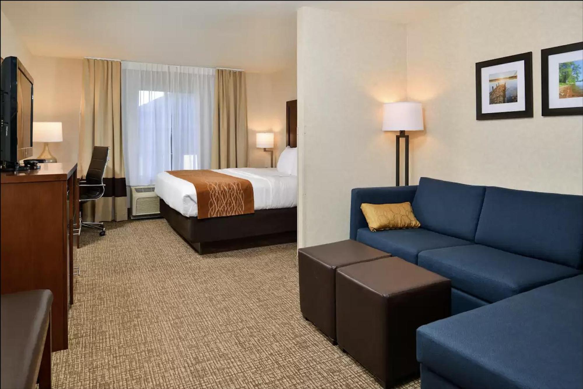 Comfort Inn & Suites Madison North Deforest Buitenkant foto