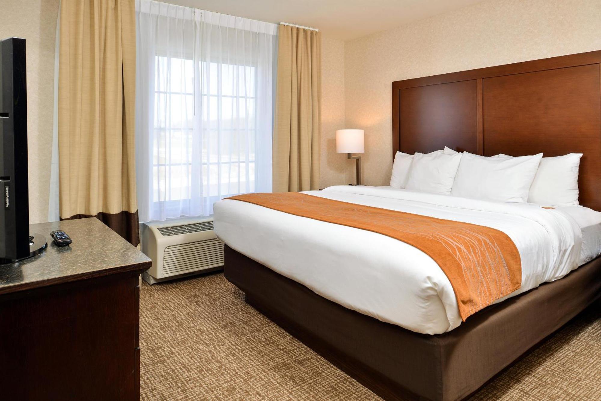 Comfort Inn & Suites Madison North Deforest Buitenkant foto